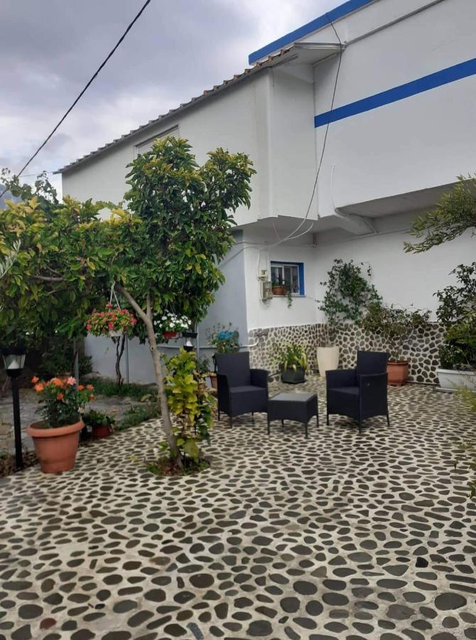 Guest House KrisHen Përmet Exterior foto